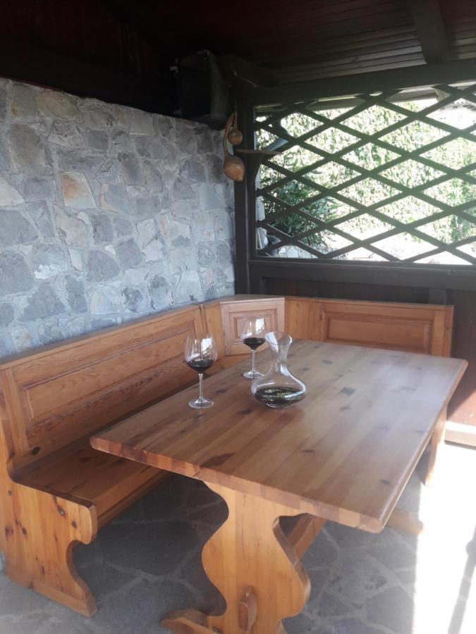 Apartma Oddih Dutovlje Εξωτερικό φωτογραφία