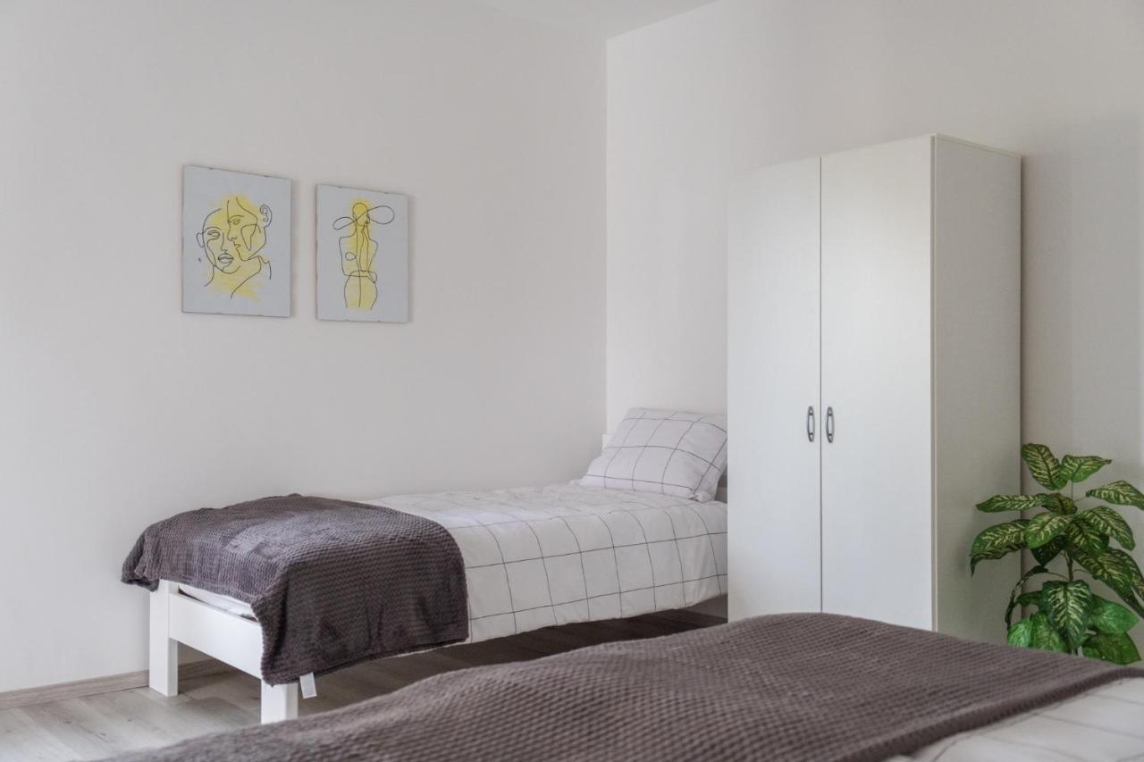 Apartma Oddih Dutovlje Εξωτερικό φωτογραφία